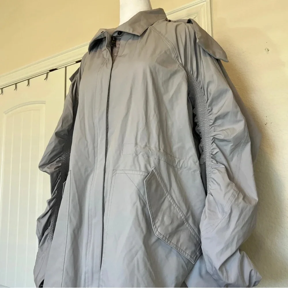 Fabletics GIANA Jacket Light haze Grey Weather Resistant Womens Small S Small - Picture 4 of 10